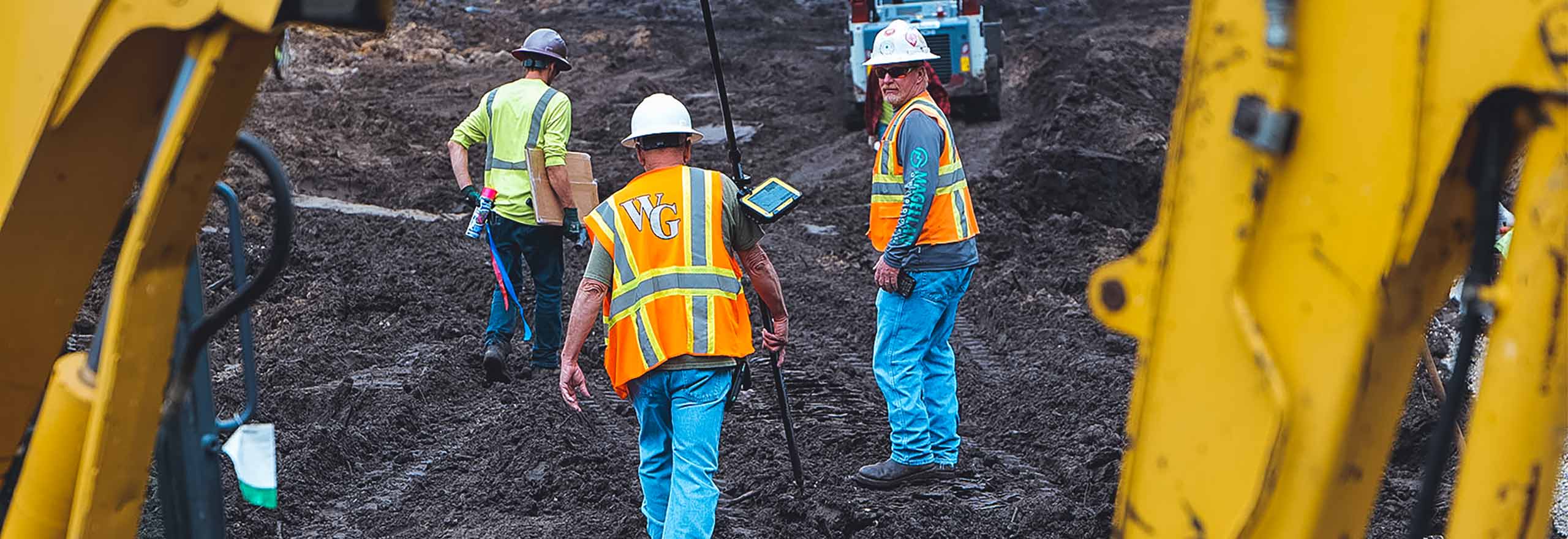 Bauteam arbeitet mit Maschinensteuerungslösungen von Leica Geosystems